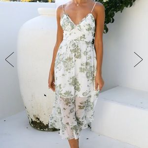 ✨NWT✨ Indikah Let’s Have Fun Midi Sage Sweetheart Dress Size XS 🍃🤍